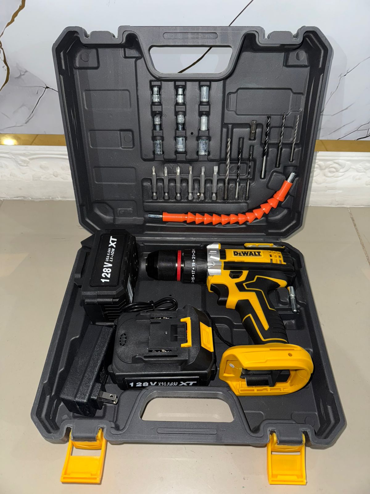 taladro 128v AMARILLO