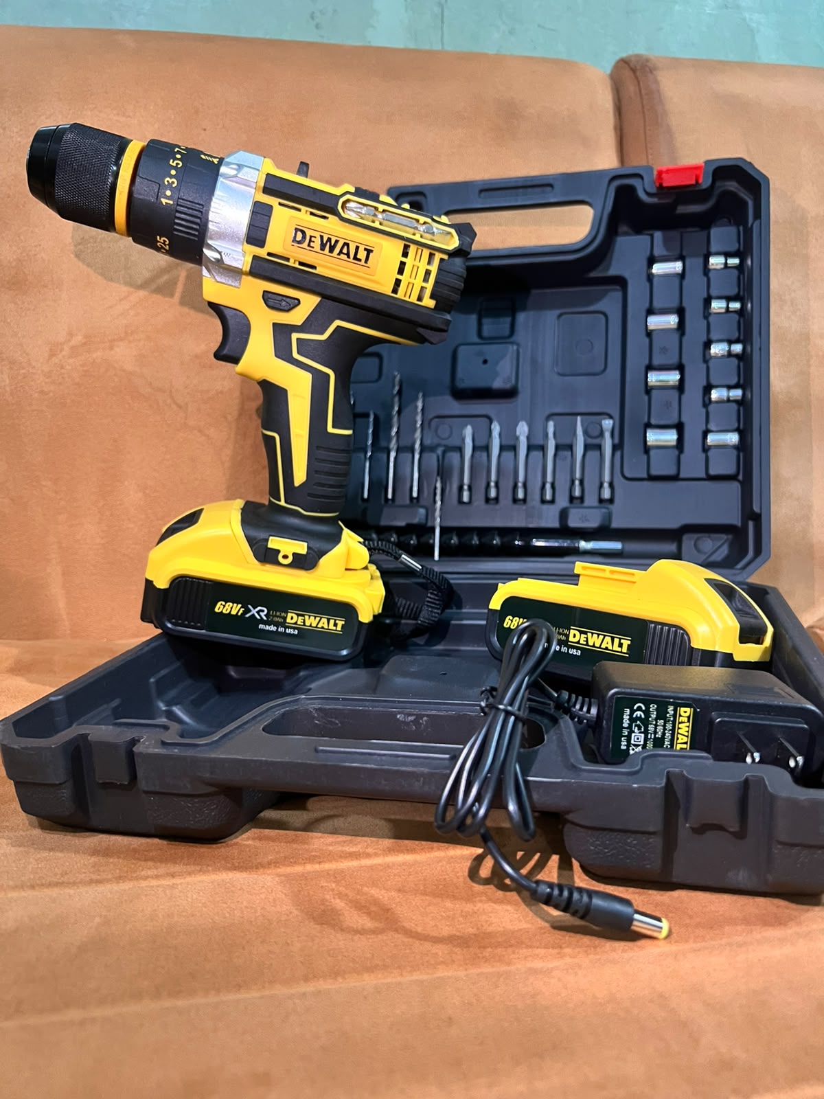 Taladro Percutor 68V con madril metalico