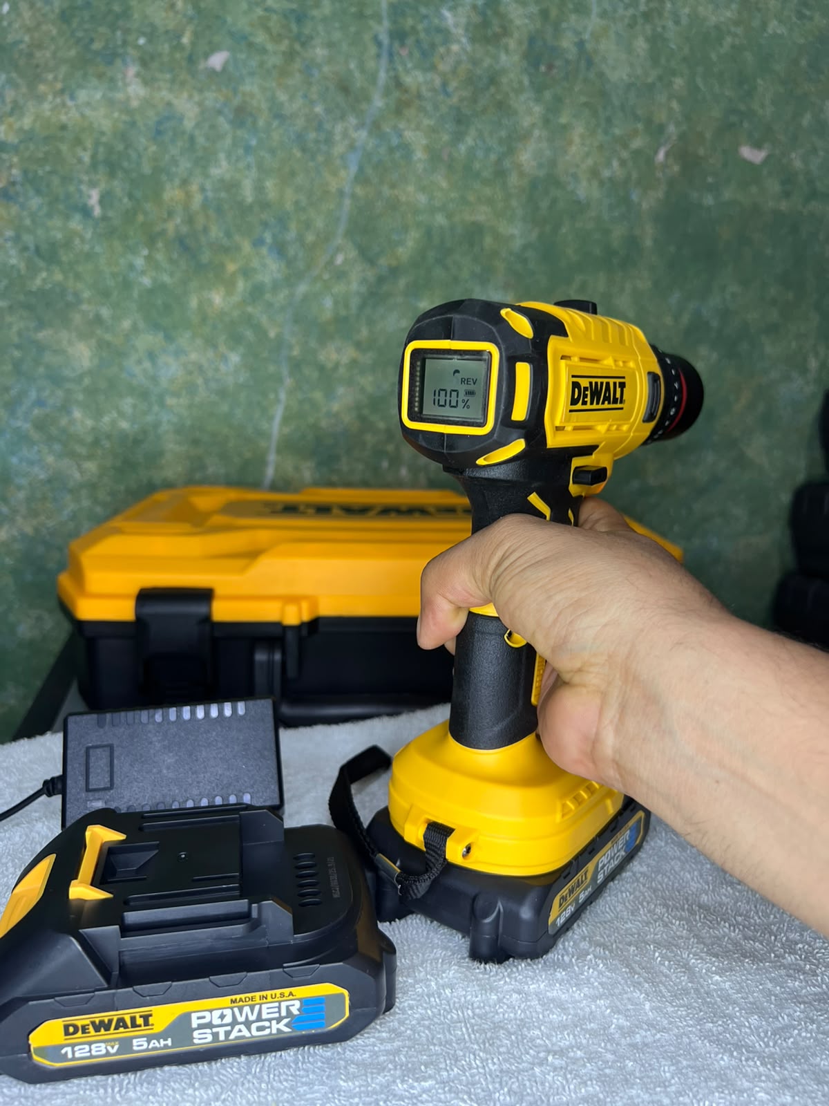 taladro 128v led